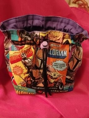 The Mandalorian Comic-Print Mini Drawstring Bag - Purple Accent
